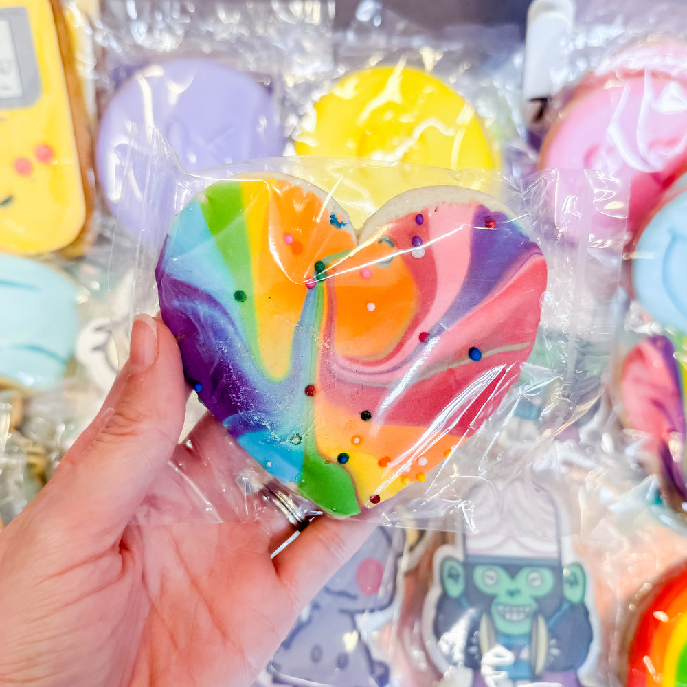 Pride Serries [Birthday] Rainbow Glazed Heart – Single Themed Cookie